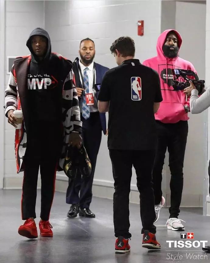 许多人惊讶 许多人惊讶